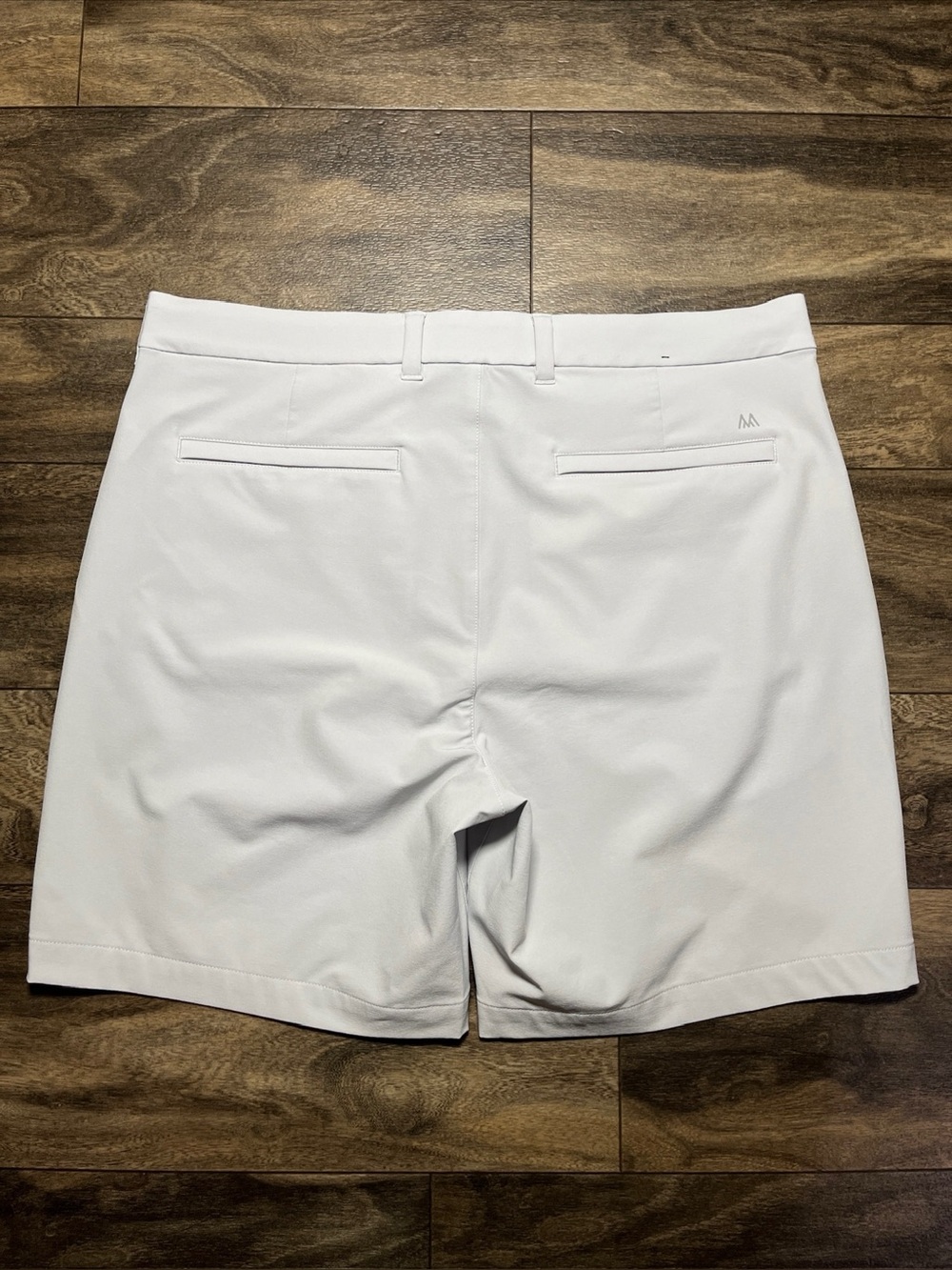 Mizzen+Main Helmsman Slim Shorts Men's 34x7 Light Grey Golf Stretch EUC - Picture 2 of 12